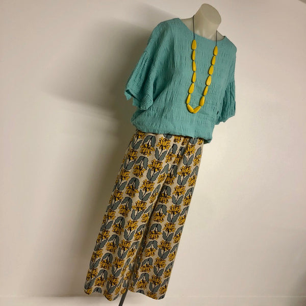 Surge Sage + Yellow Floral Linen 3/4 Trousers
