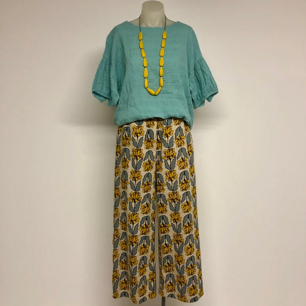 Surge Sage + Yellow Floral Linen 3/4 Trousers